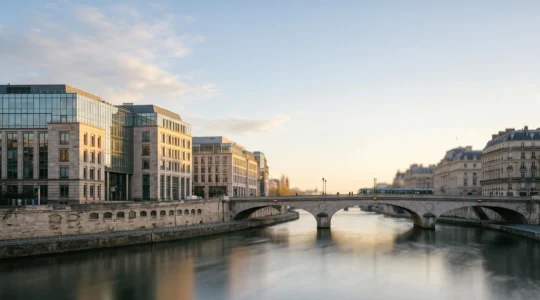 Vue symbolique illustrant la rivalite entre Strasbourg et Paris autour des enjeux europeens et franco-allemands